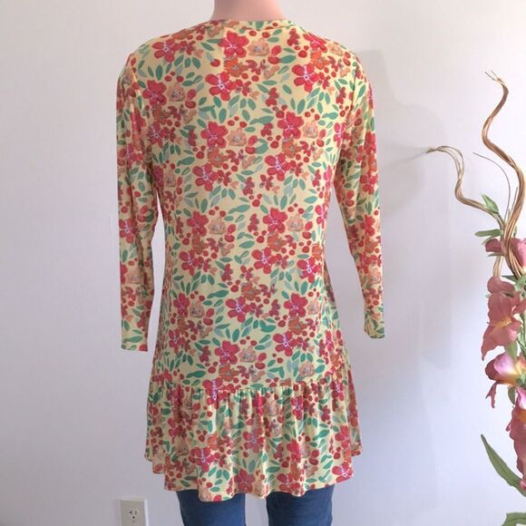 LOGO Layers by Lori Goldstein Printed Sheer Ruffle Hem Mesh Top - Picture 4 of 6